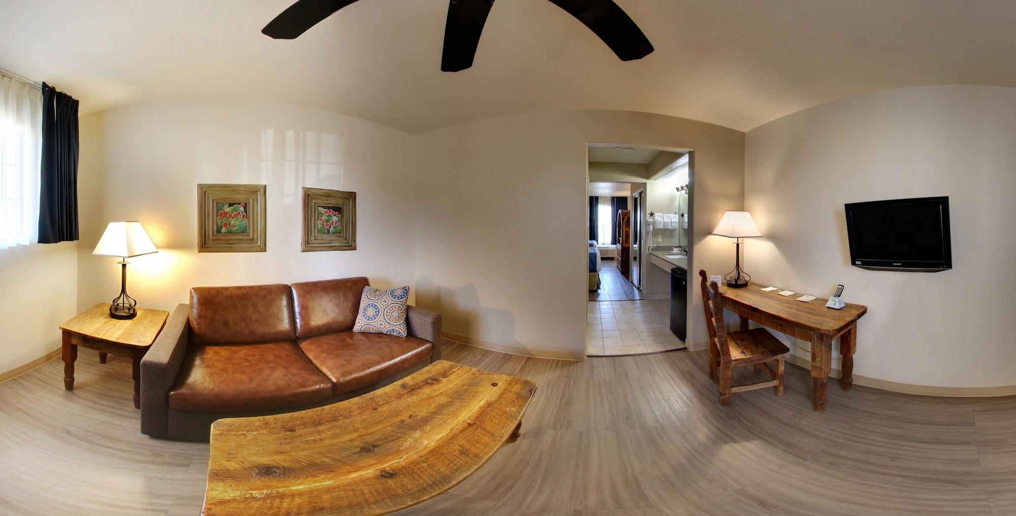 Days Inn & Suites By Wyndham Llano Kültér fotó